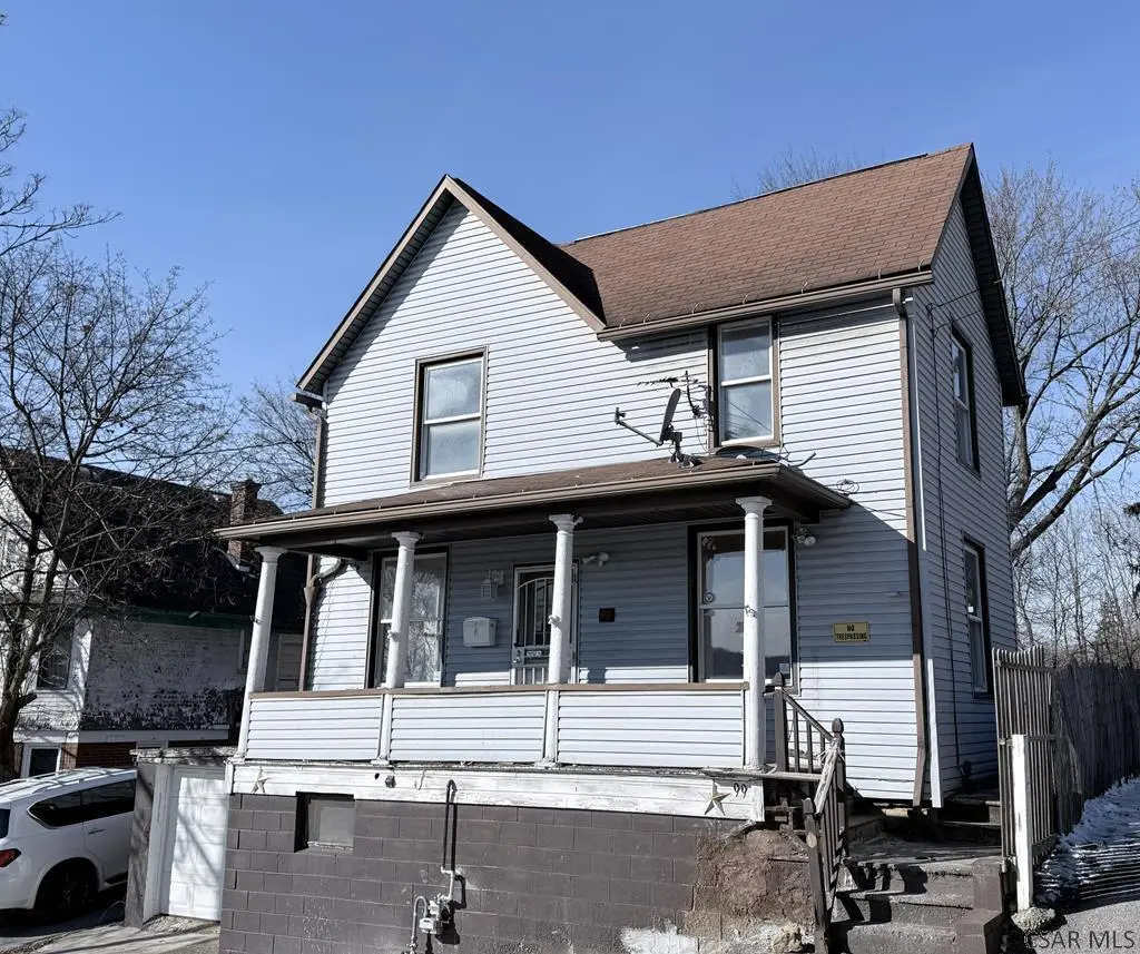 99 Arthur St