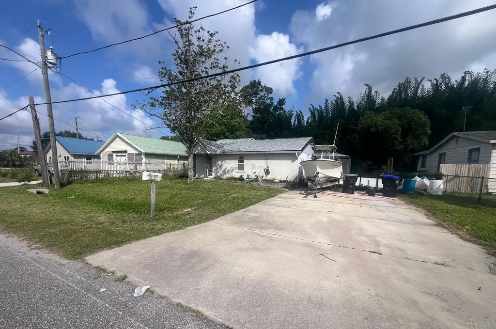 3111 Villa Dr