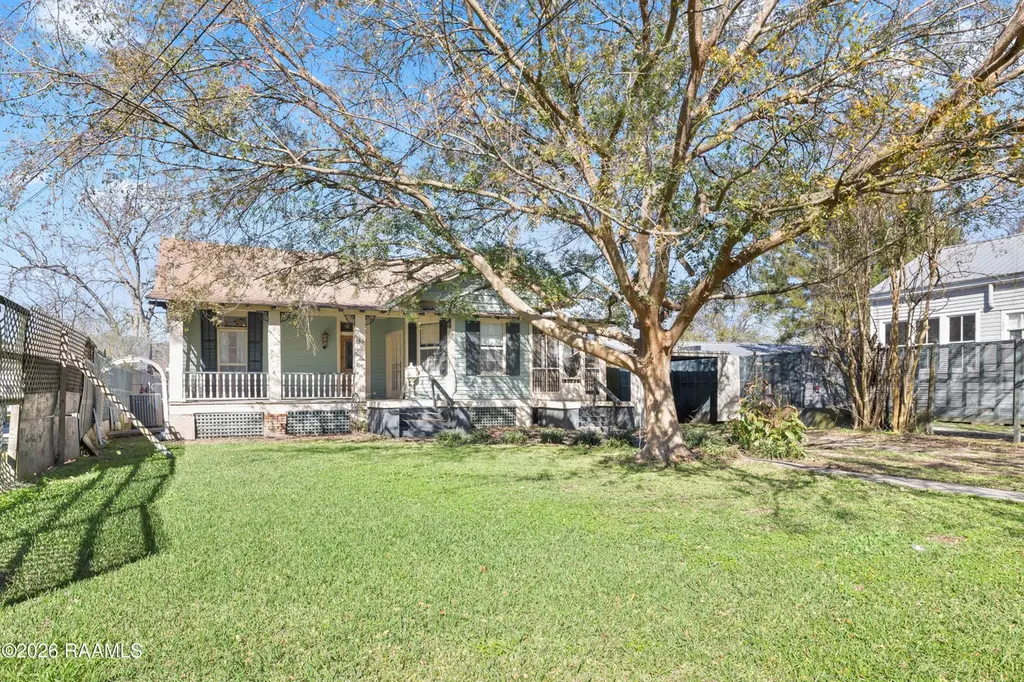 153 Duperier Ave