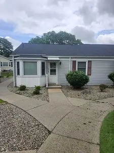 1041 Village Ln