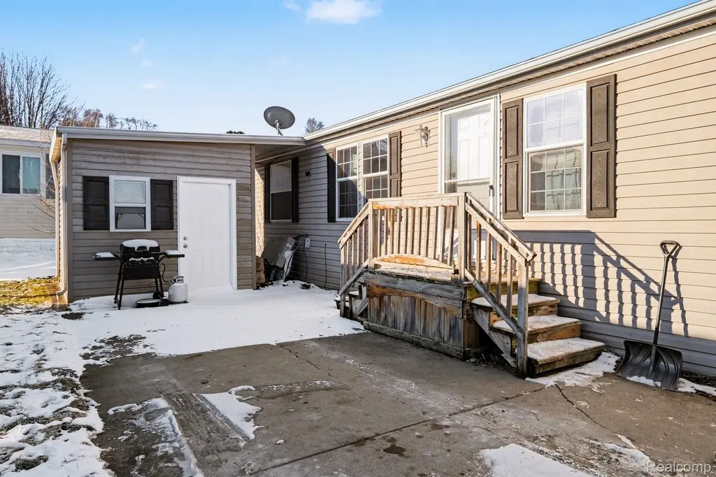 2055 Cedar Cir