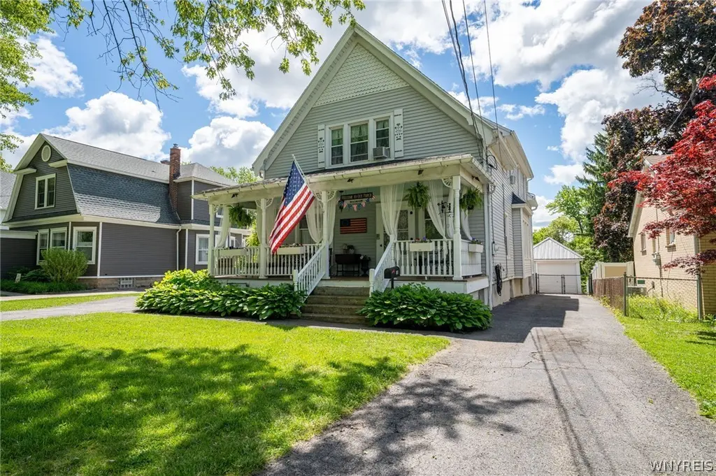 487 Main St