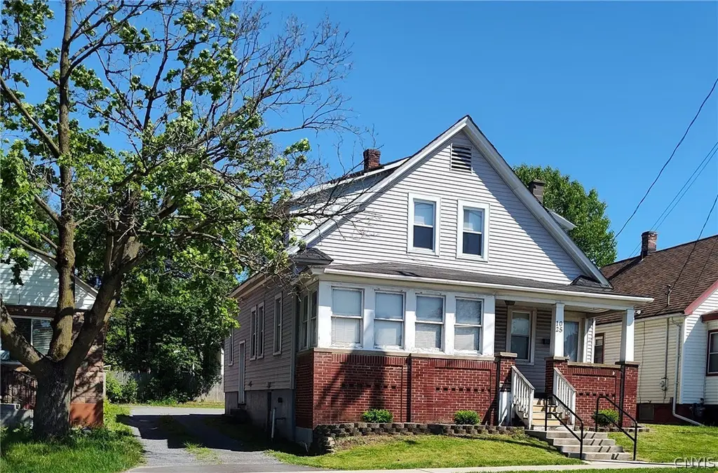 1025 Champlin Ave