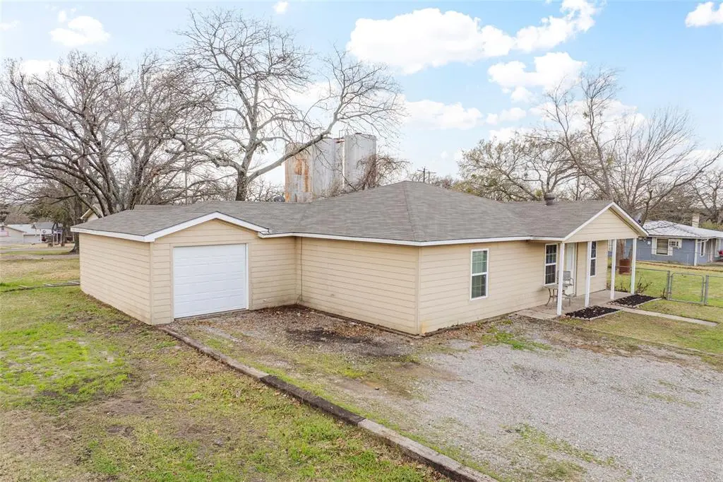 25 Erin Dr