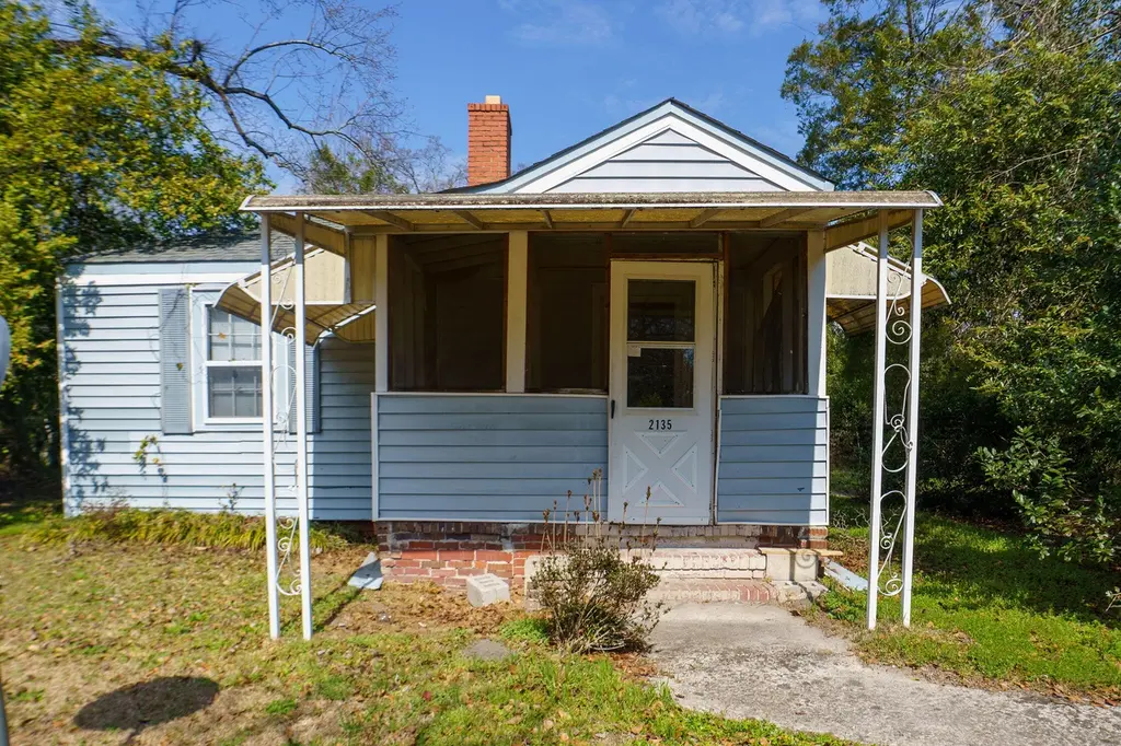 2135 Shirley Ave