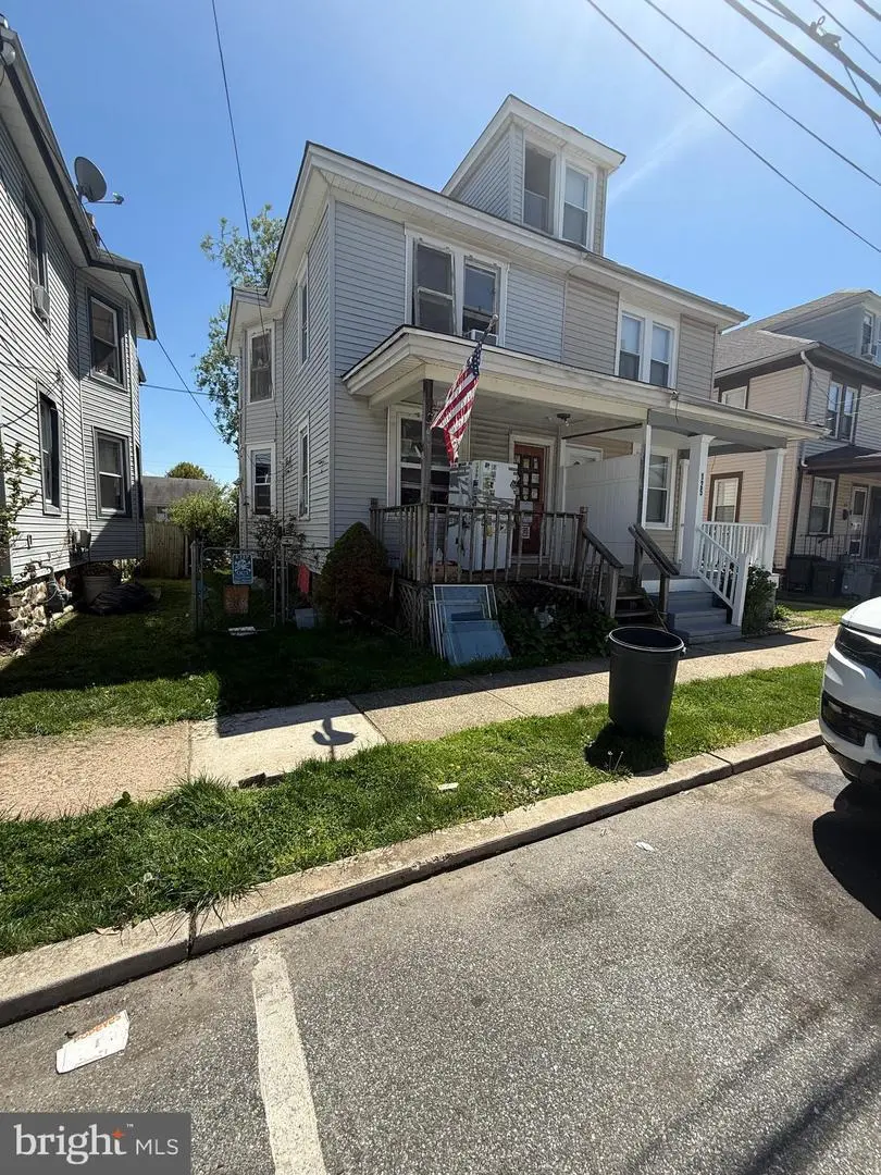 127 White Ave