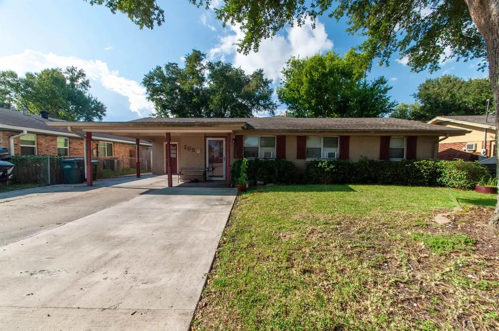 205 Harding Dr