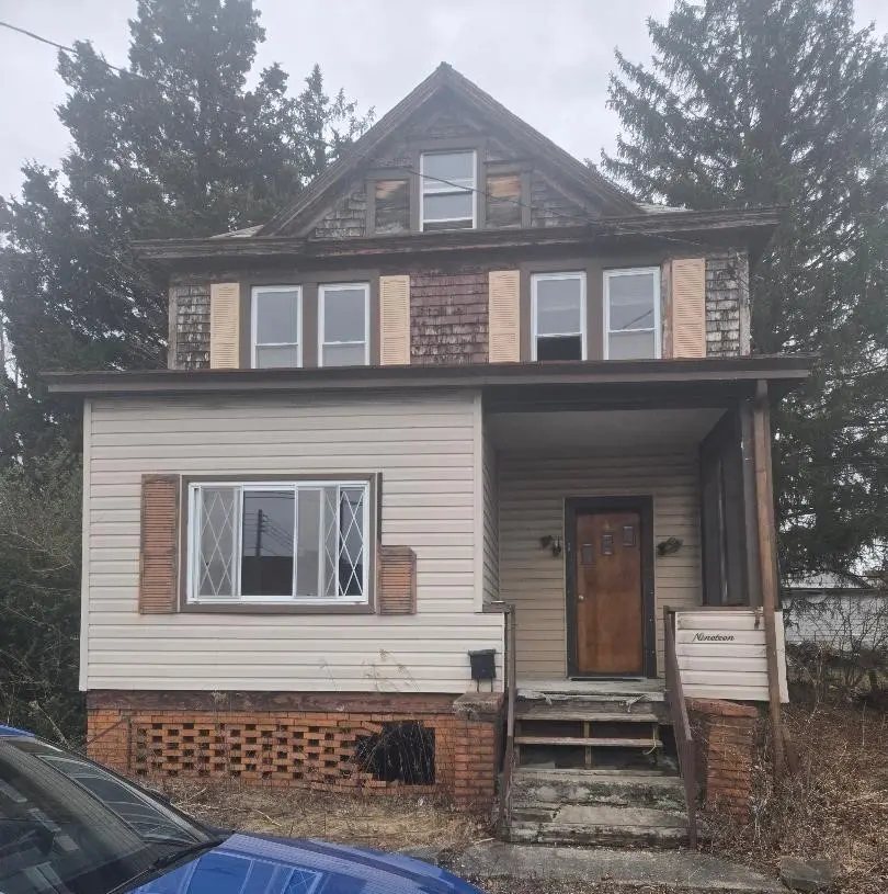 19 John St