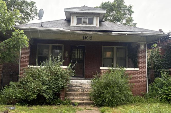 1168 Van Buren St