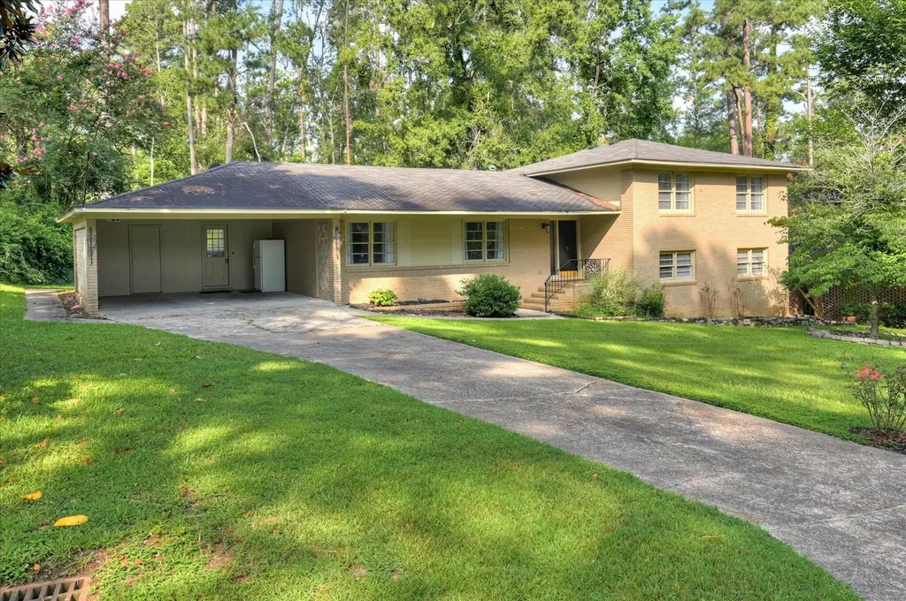 629 Canterbury Dr Dr