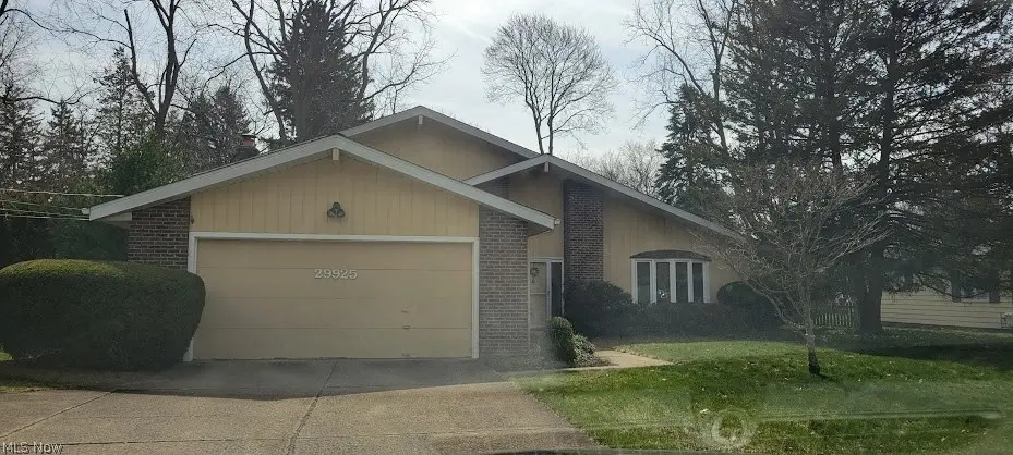 29925 Winsor Dr