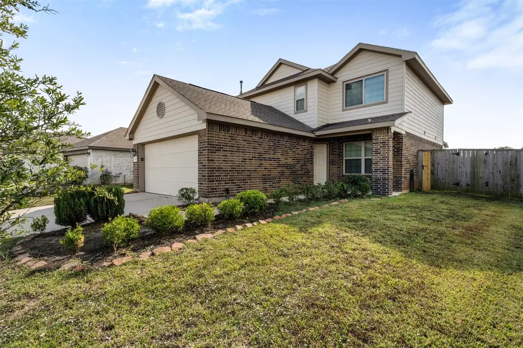 14538 Broadbury Pond Rd