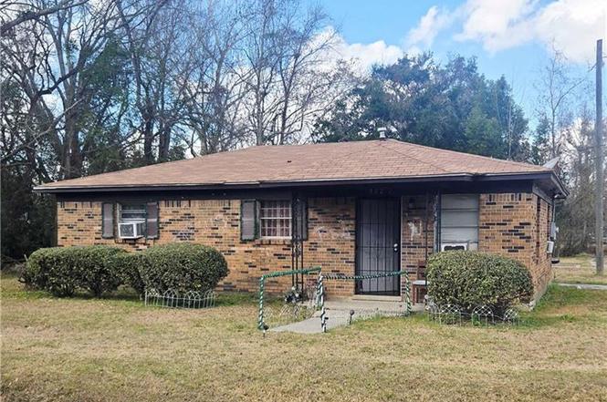 302 Price Ave S