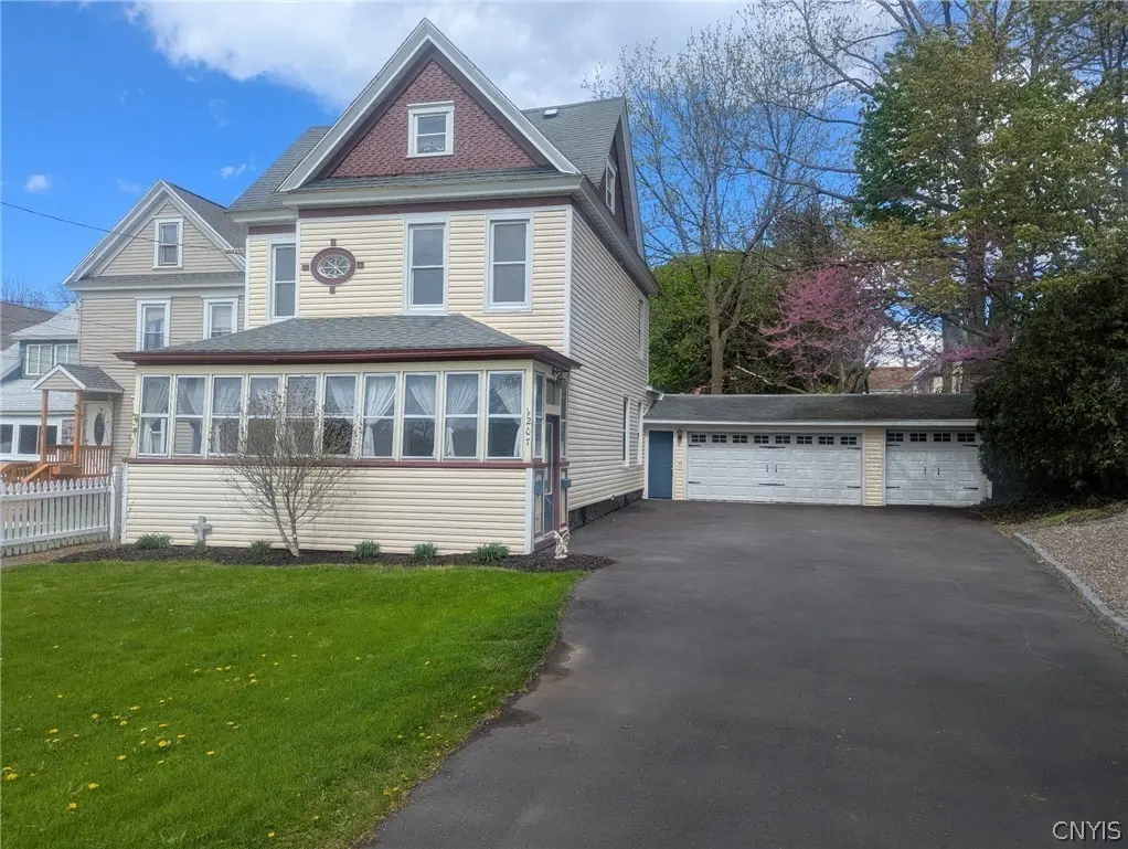 207 S Avery Ave