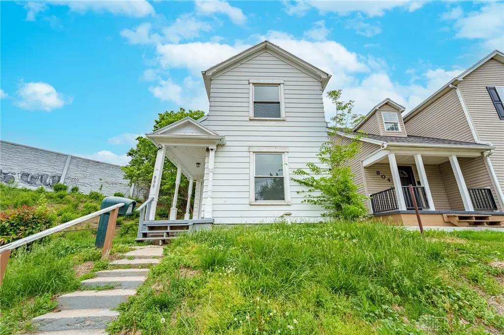 800 Linden Ave