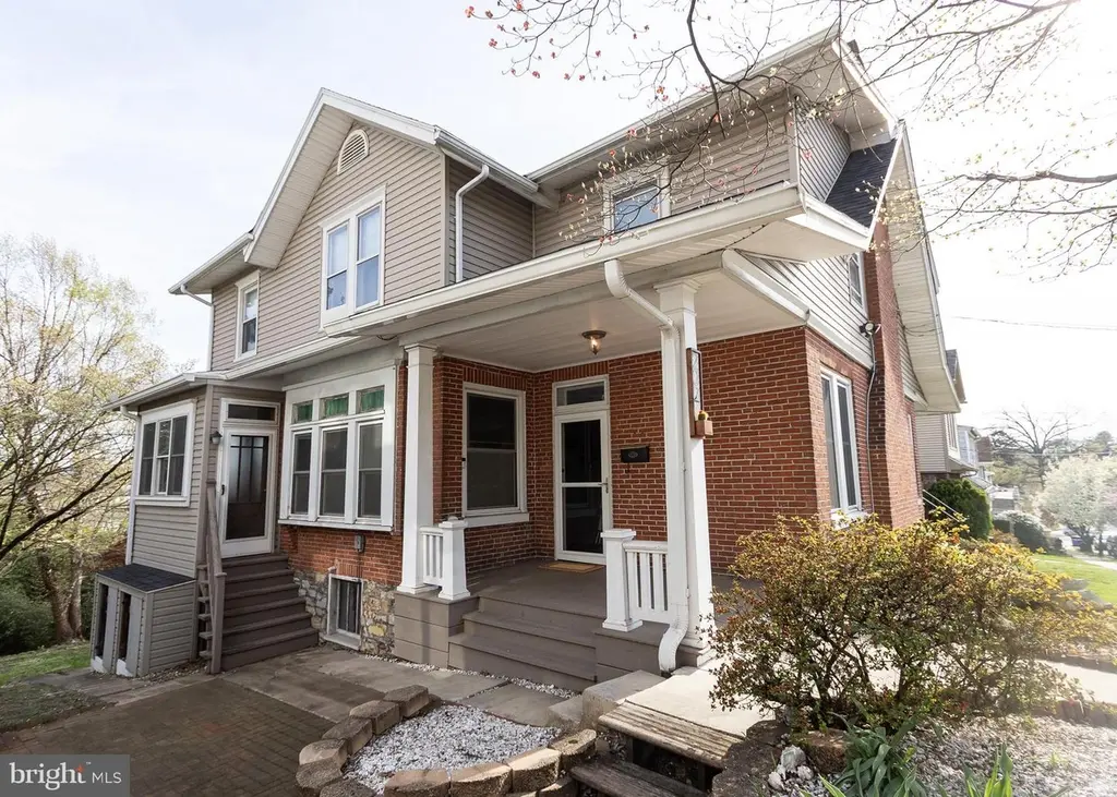 202 Walnut St