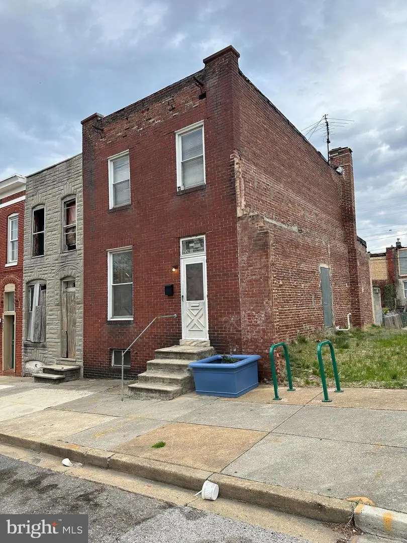 2261 Sidney Ave