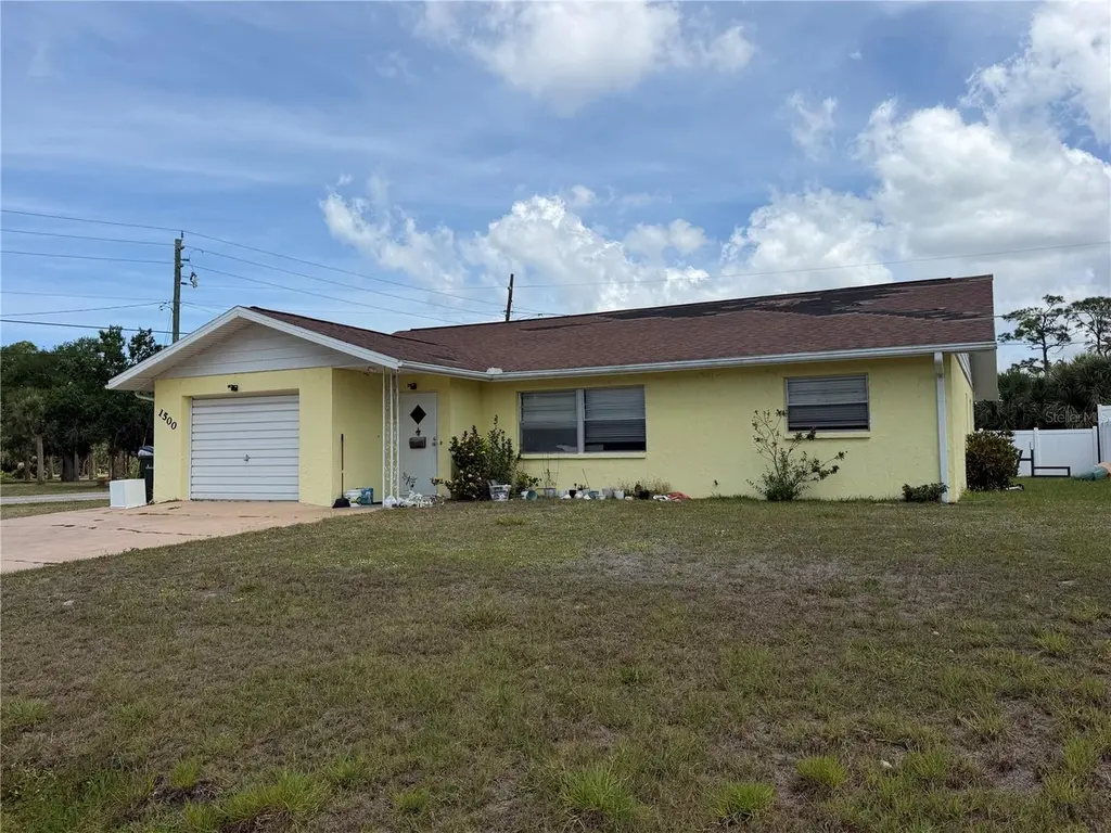 1500 Rossanne Pl