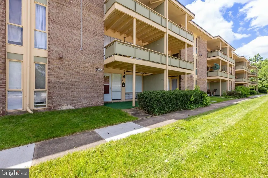 7209 Donnell Pl Unit AA-7