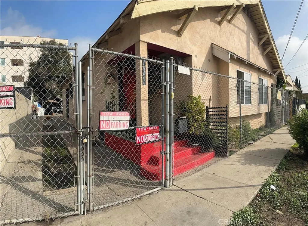 731 W 54th