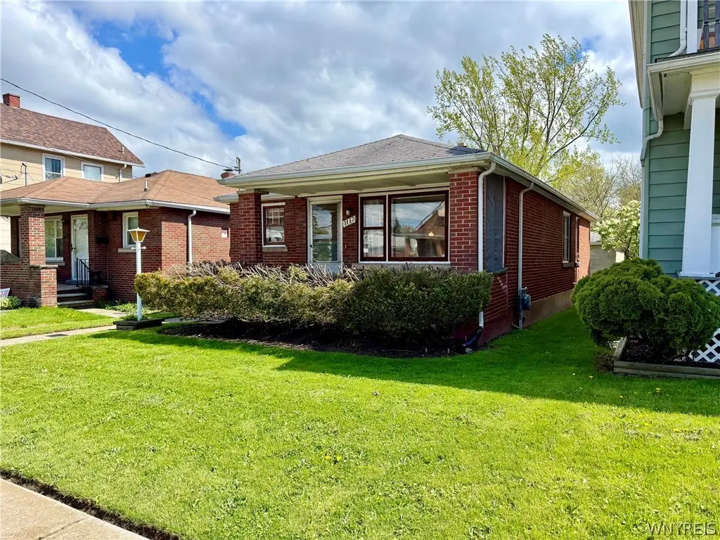 1157 La Salle Ave
