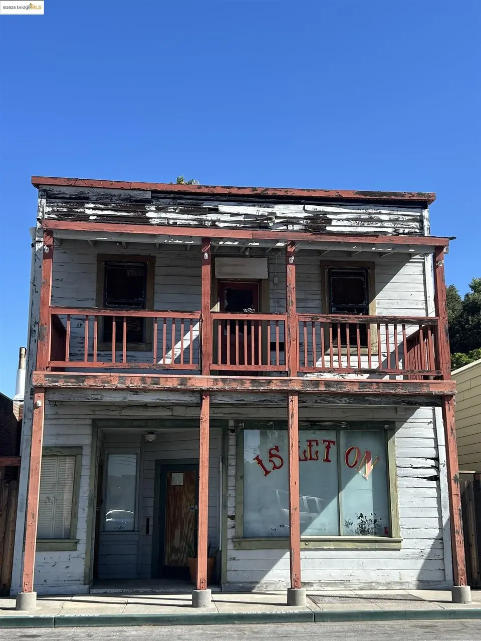 39 Main St