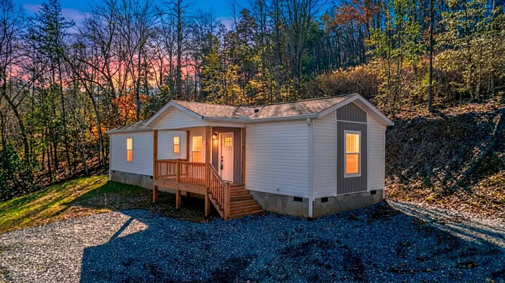 247 Loganberry Ln