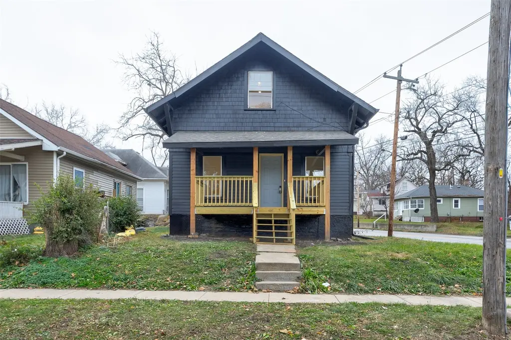 1946 Franklin Ave