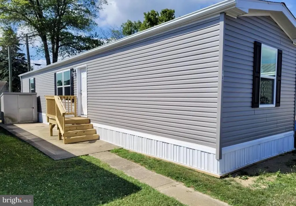 47 Hilltop Ave