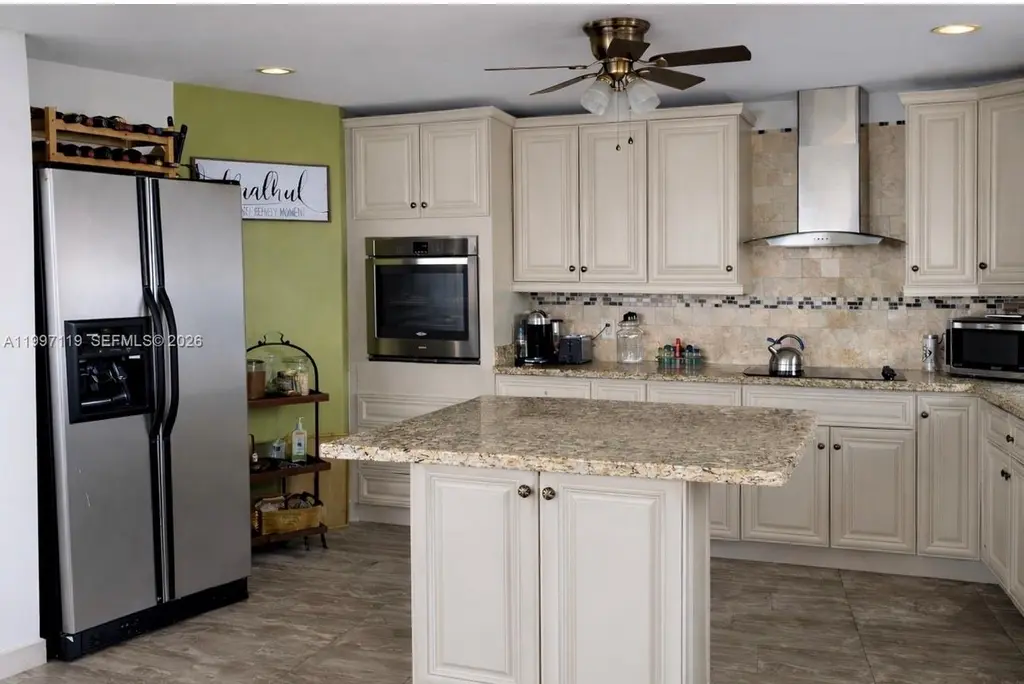 1351 NE Miami Gardens Dr Unit 926E