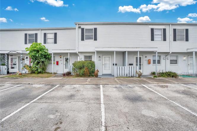 1824 Amberly Ave Unit T8