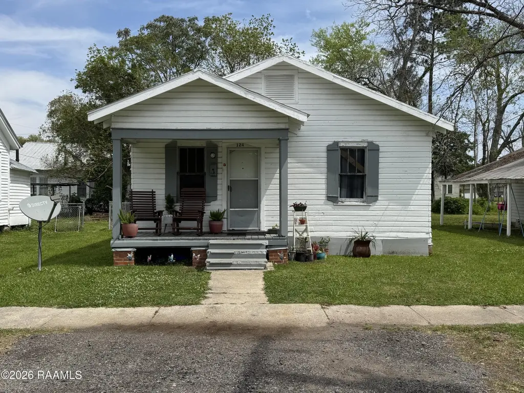 124 N Ave L