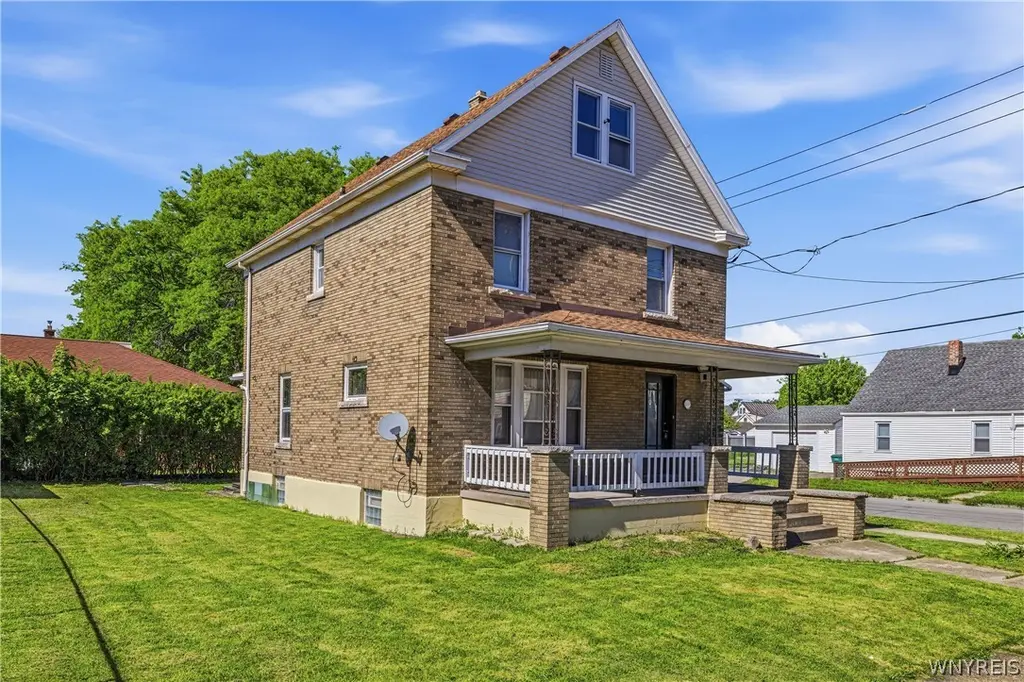 2526 Walnut Ave