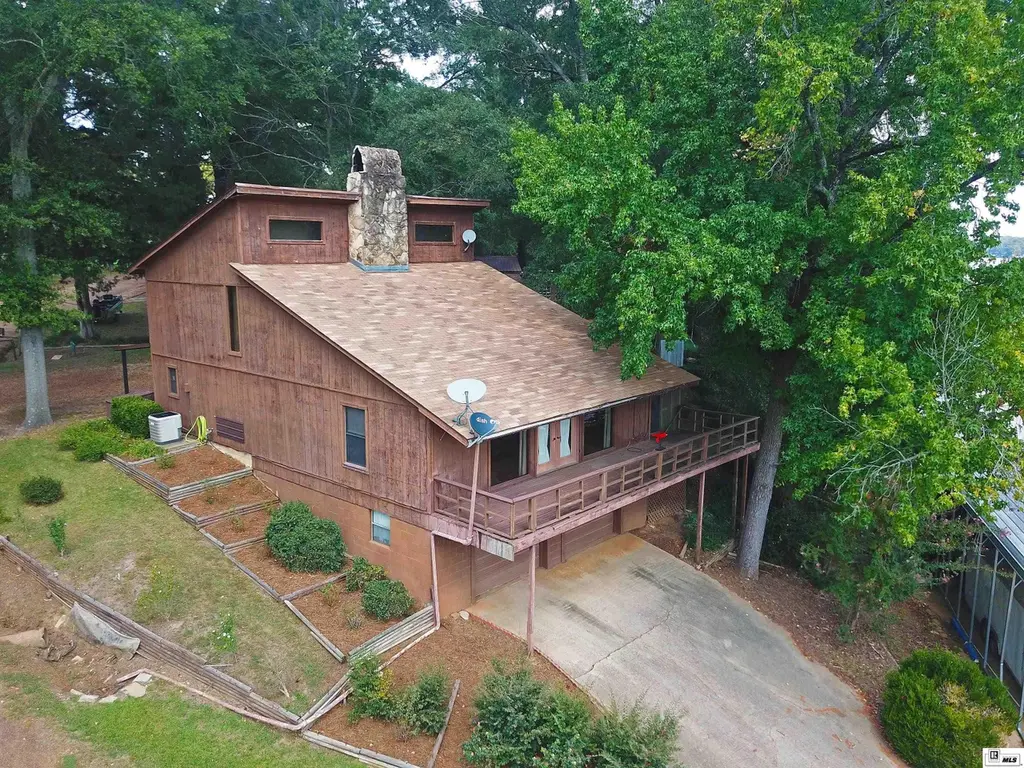 147 Circle Dr