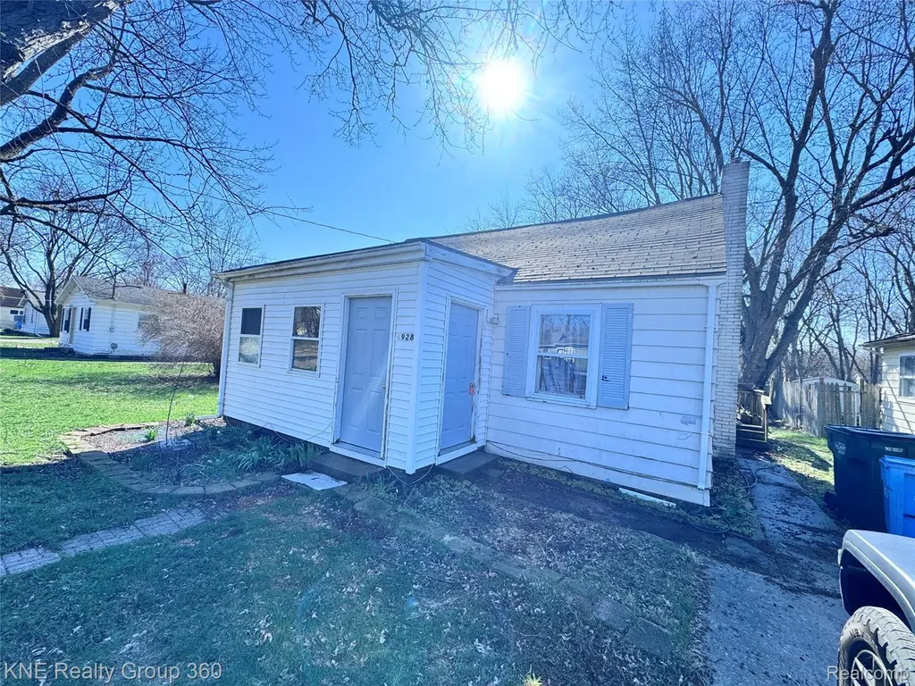 4928 Hughes Rd