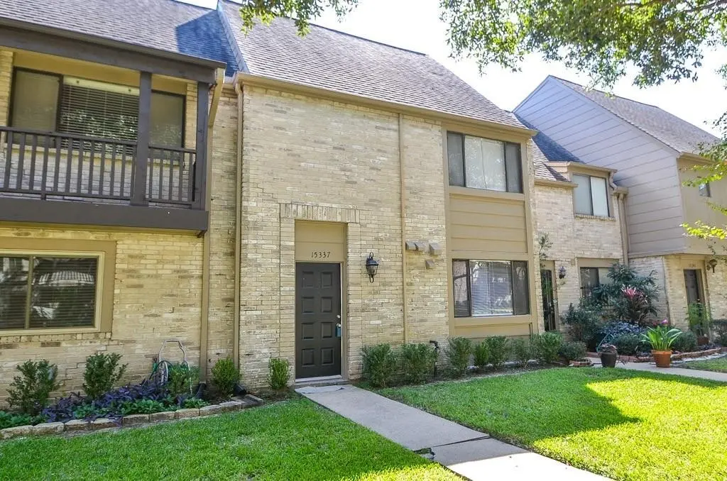 15337 Falmouth Ave #2