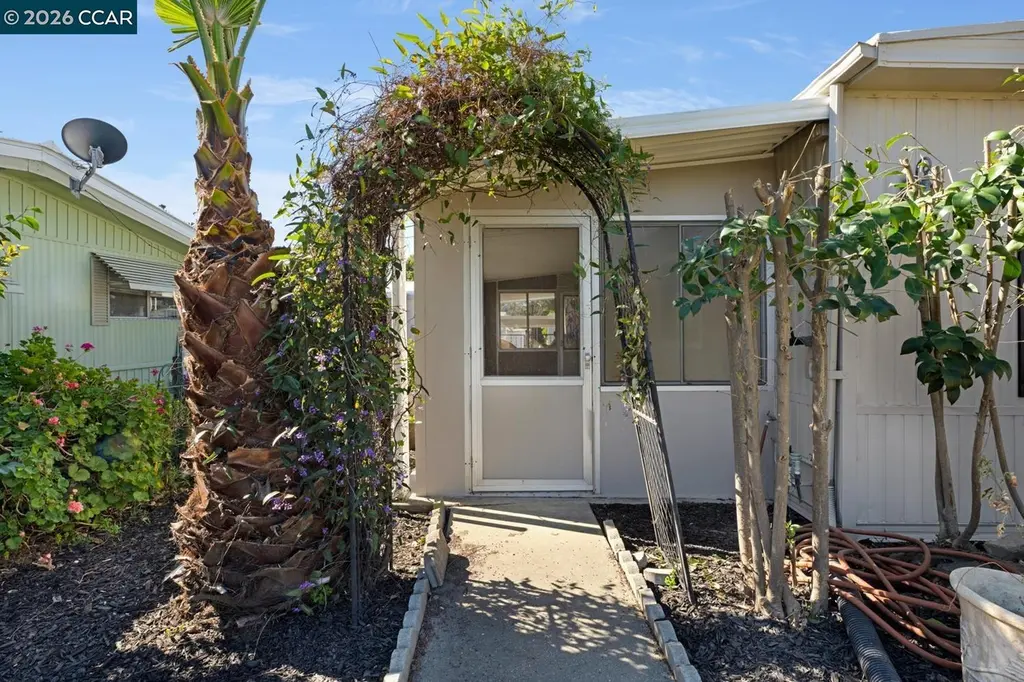 2159 Dalis Dr #106