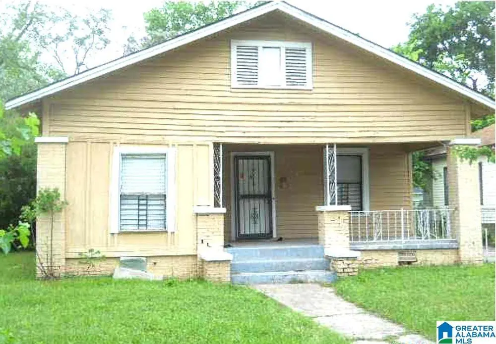 2718 Avenue I