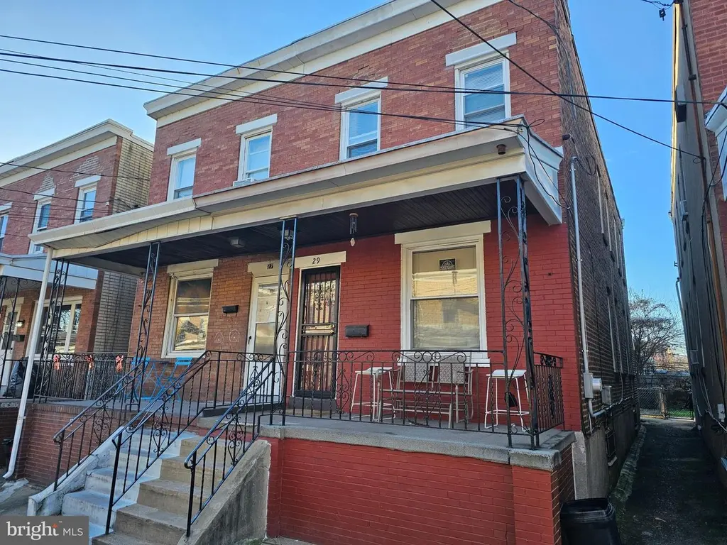 29 Dexter St