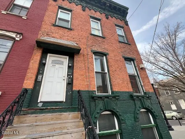 284 Lark St