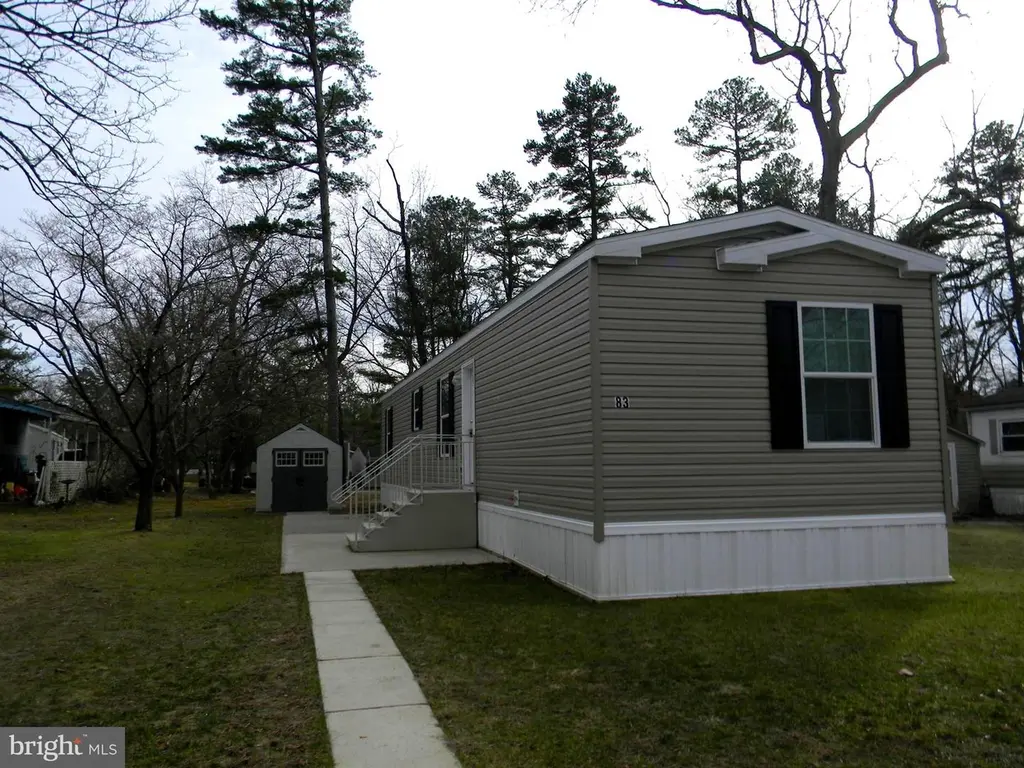 83 Holly Ct