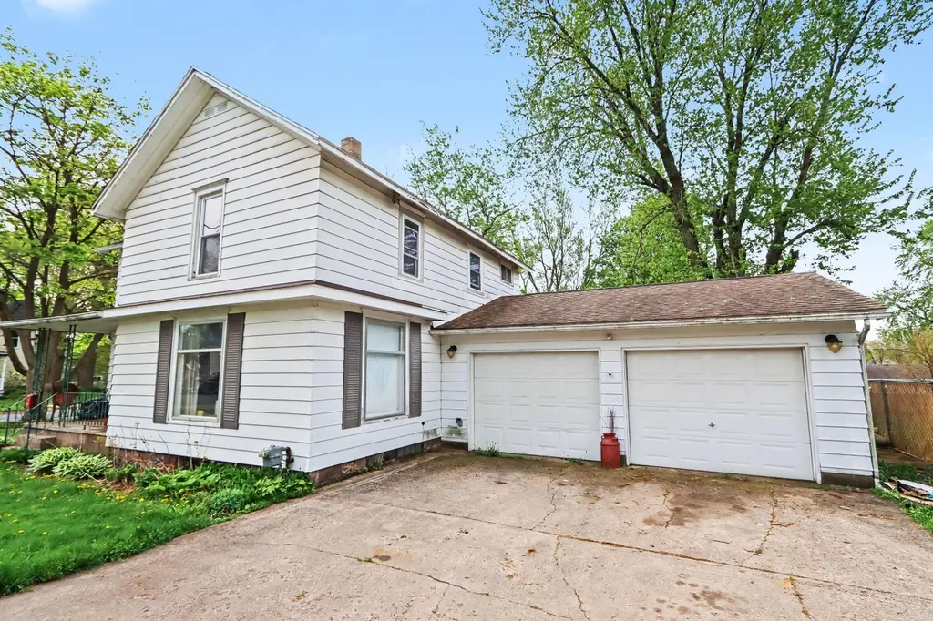 126 E South St