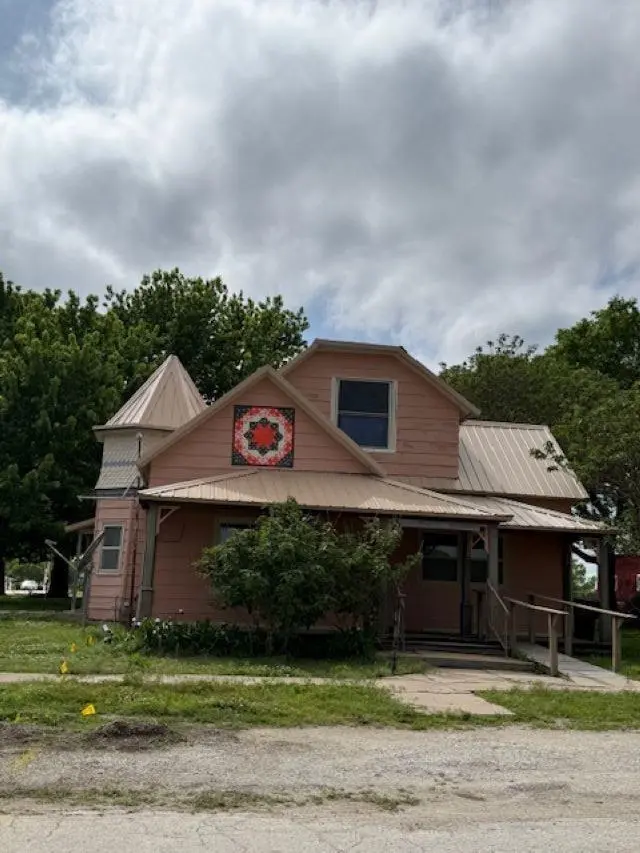 503 Elm St