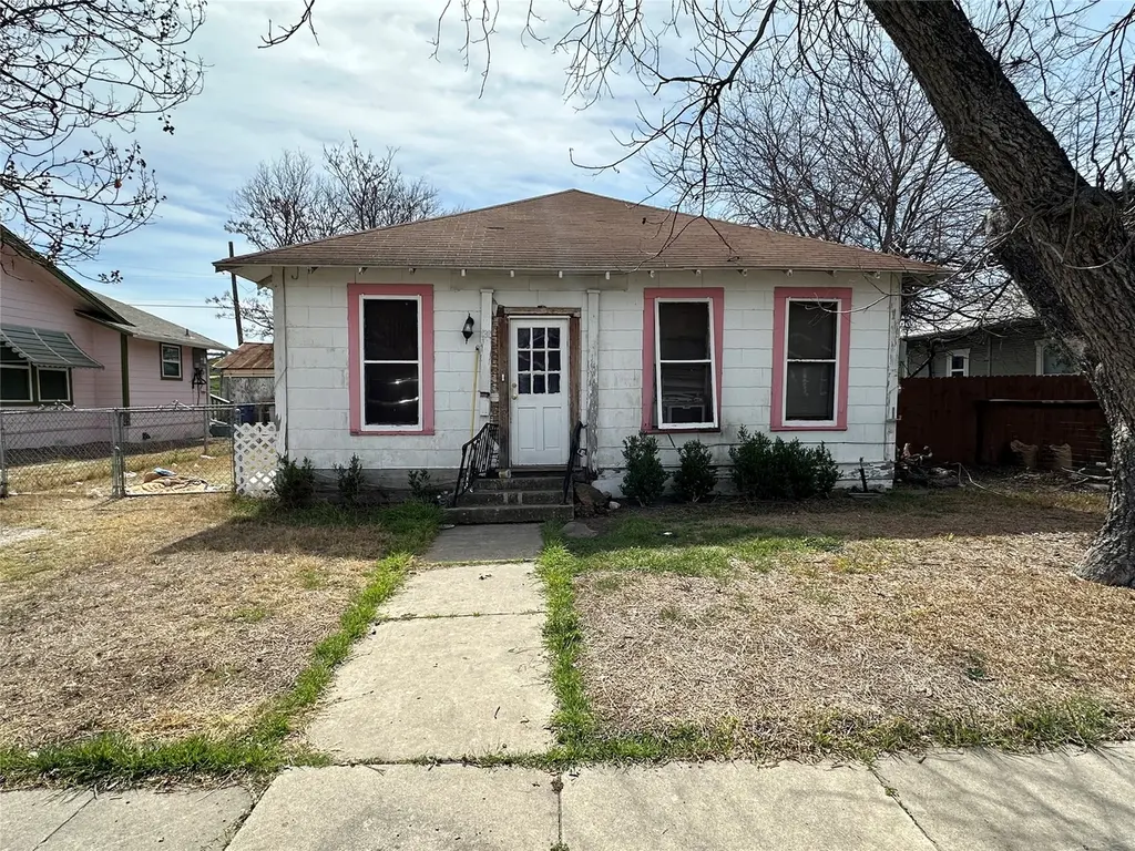 136 E High Ave