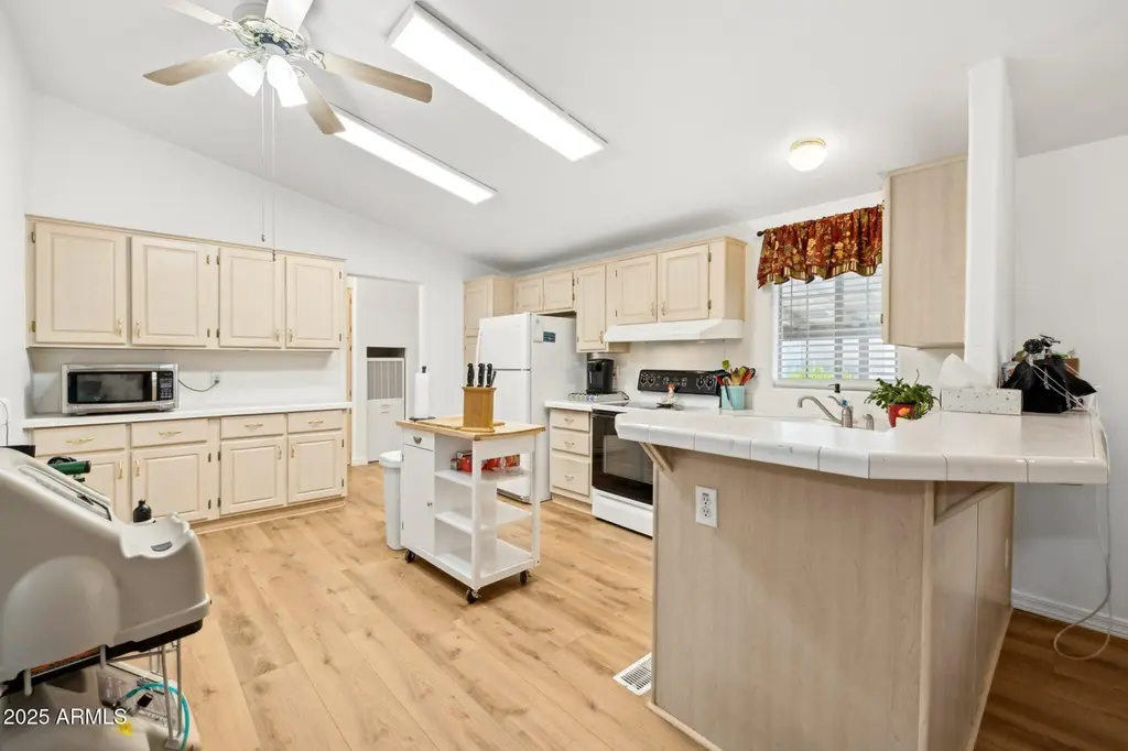 3901 E Pinnacle Peak Rd #105