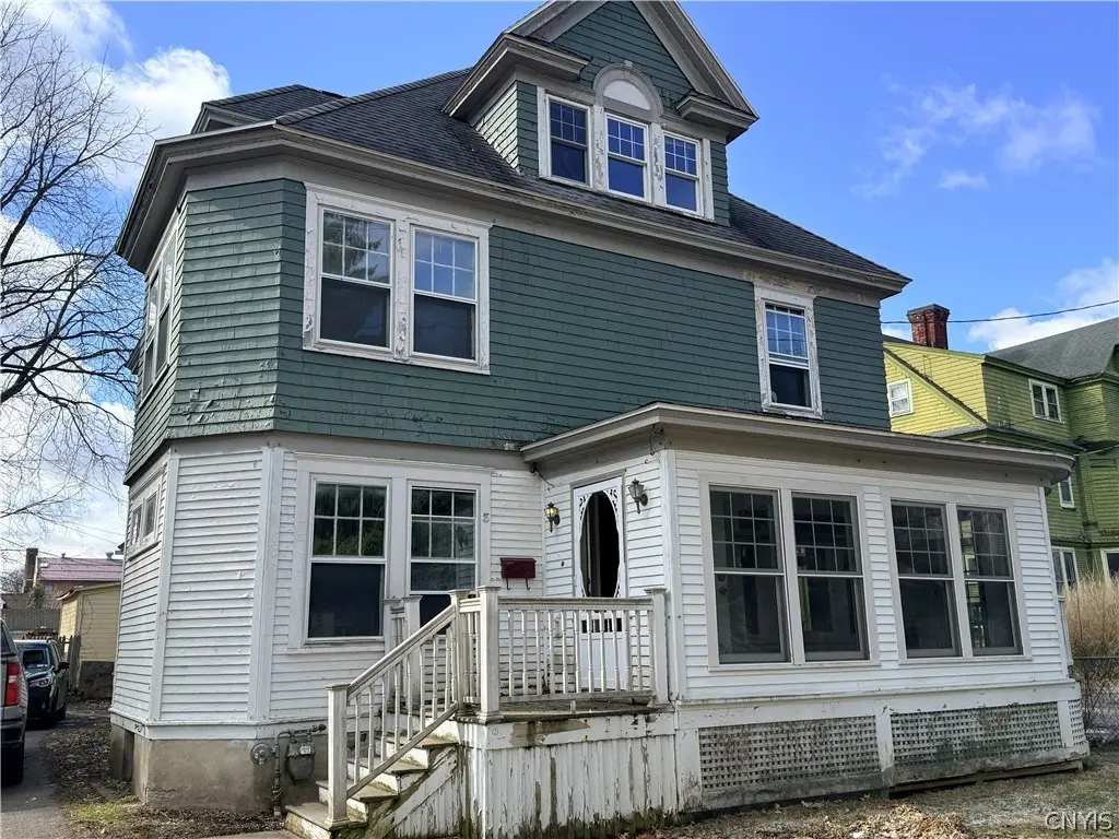 3 E Main St