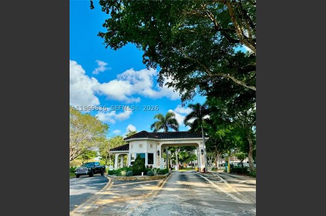 900 Saint Charles Pl #316