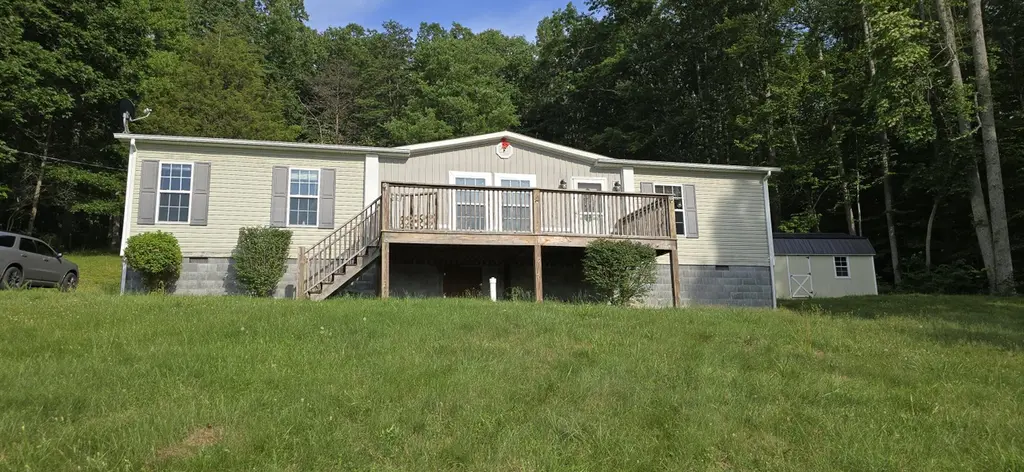 99 Rocky Hollow Rd