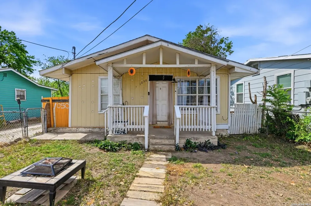 1050 Kendalia Ave