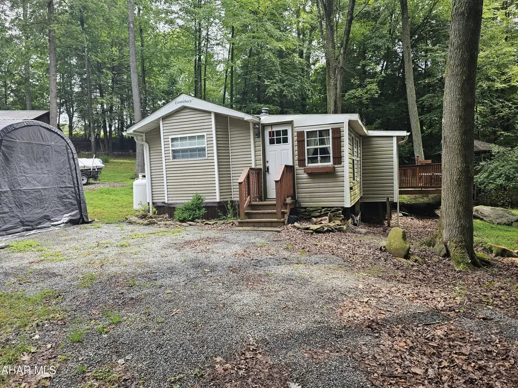 120,122 Butternut Cir